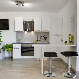 Oliva Vallis Apartman Zára