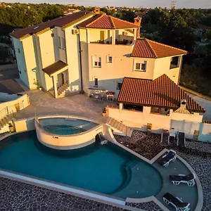 Amela Apartman Póla