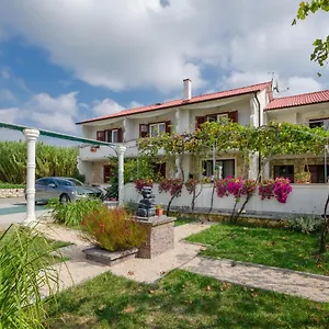  Apartman Helena